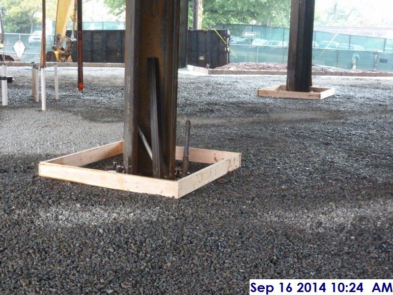 Started construction the diamong boxes for the steel columns (800x600)